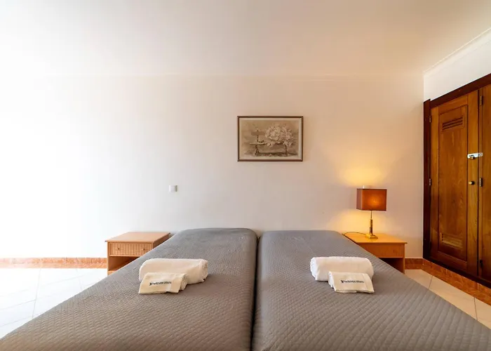 Апартаменти Colibri By Hellovacations *